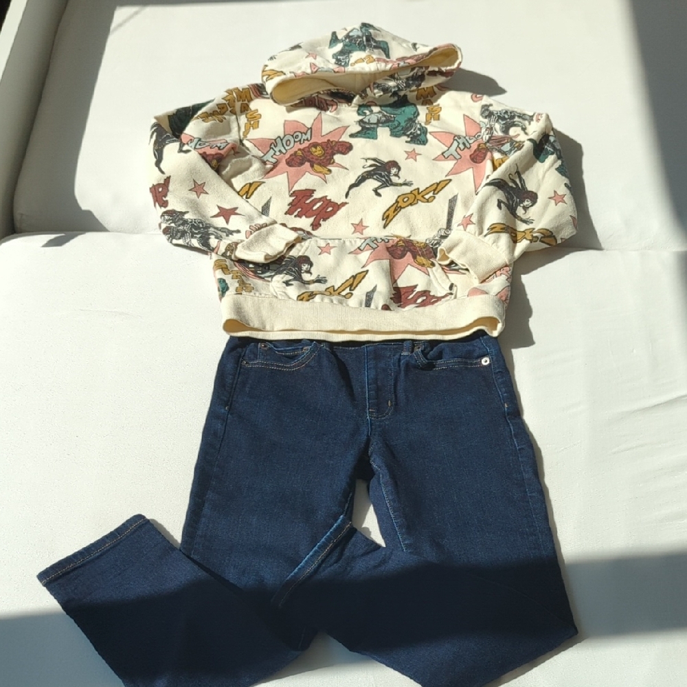 Uniqlo Set Jeans and Hoodie Kid 7-8